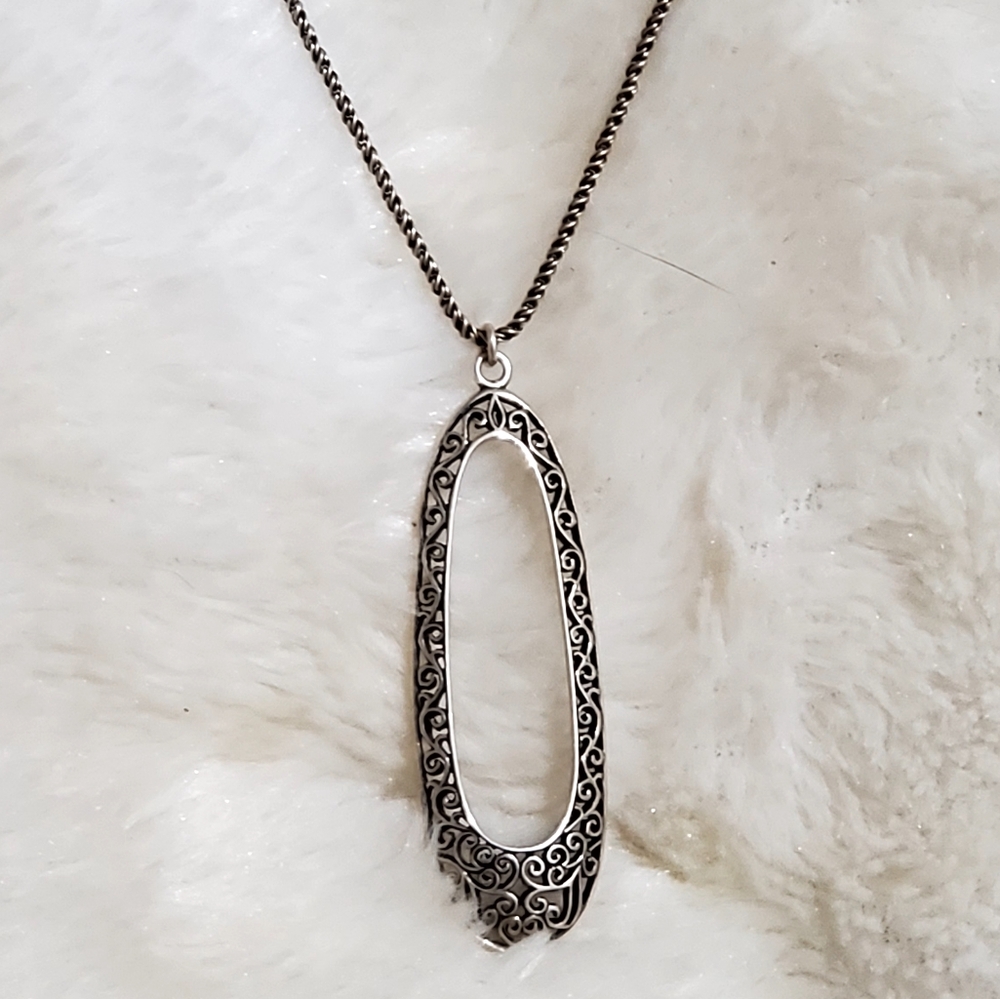 Silpada 925 Sterling Silver Oblong Oval Filigree Scroll Necklace N1623